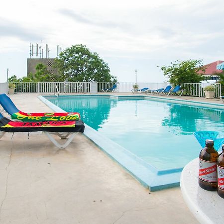 Montego Bay Club Apartments Екстер'єр фото