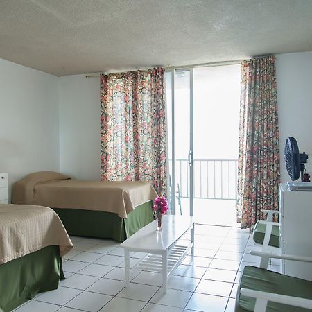 Montego Bay Club Apartments Екстер'єр фото