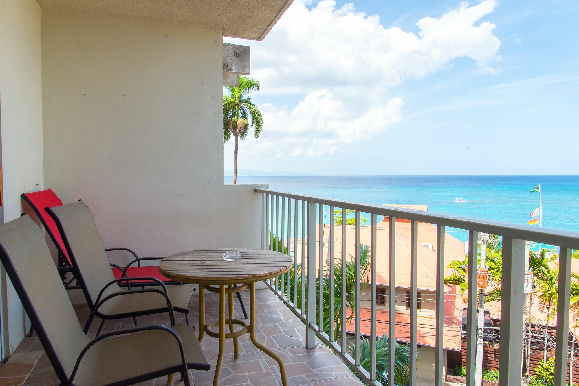 Montego Bay Club Apartments Екстер'єр фото