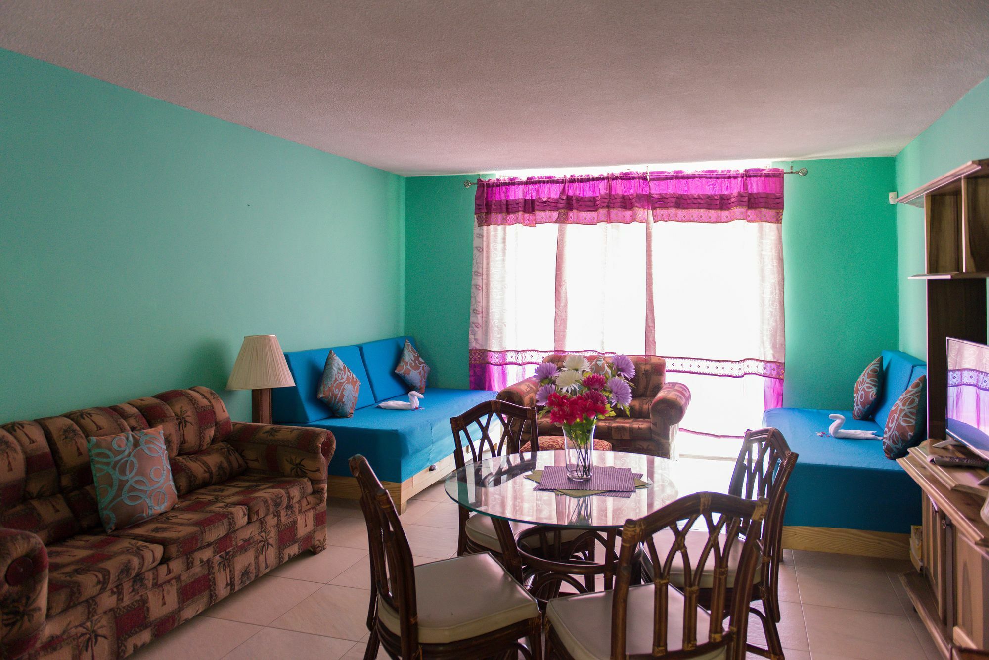 Montego Bay Club Apartments Екстер'єр фото